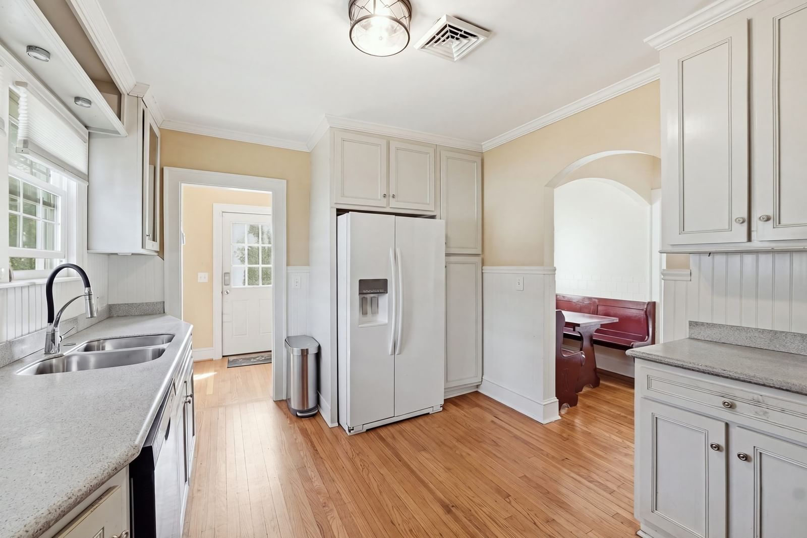 45 Bronson Ter Springfield — Photo 7 of 42