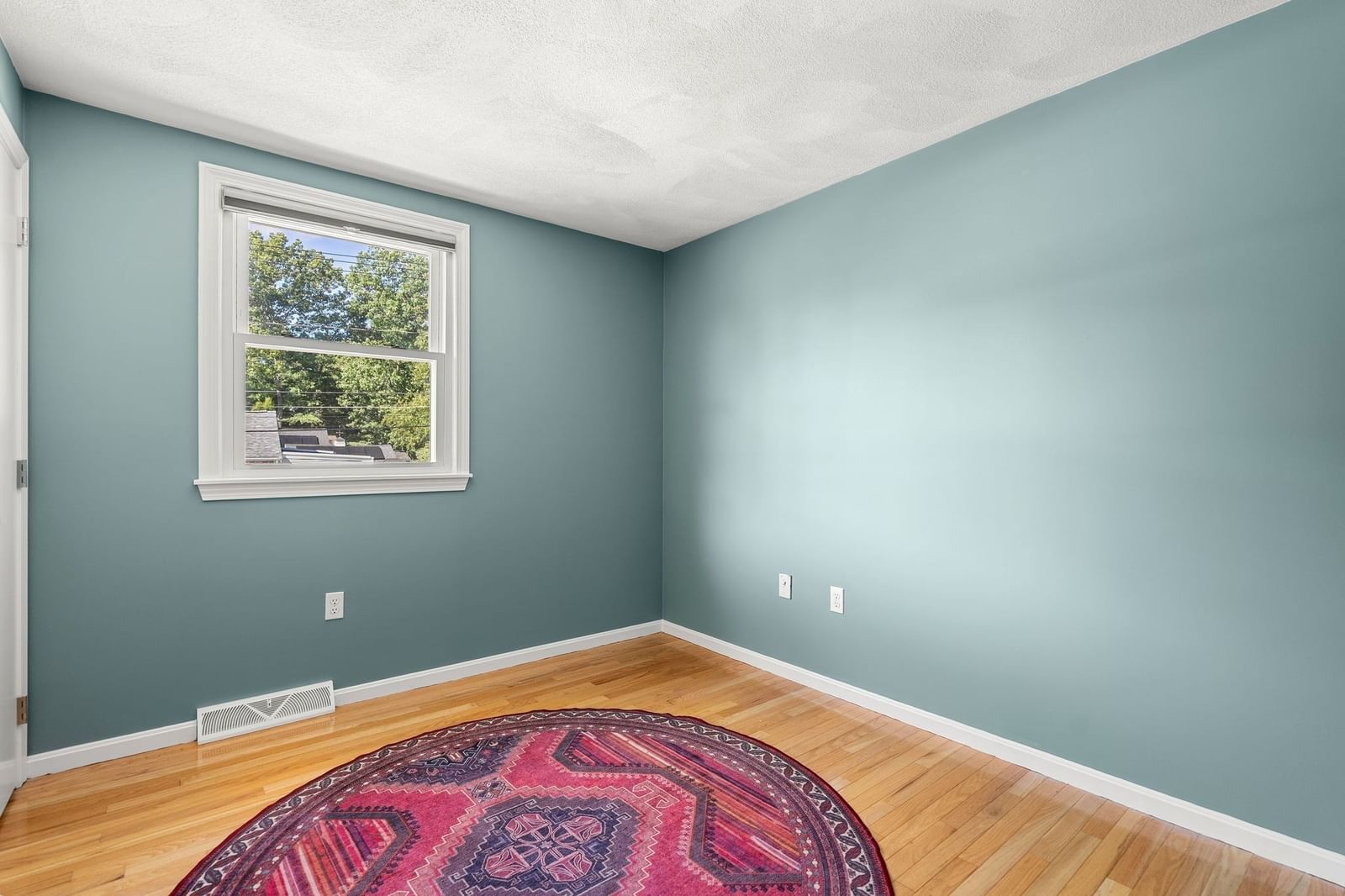 20 Humboldt Ave Burlington — Photo 16 of 42