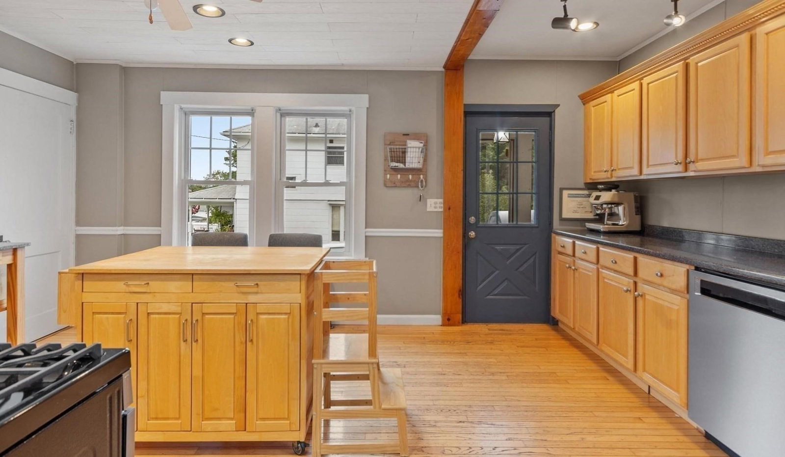 48 Walnut St Hudson — Photo 10 of 36