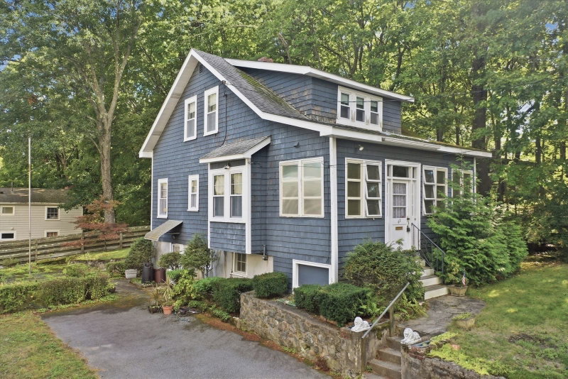 62 Chase Avenue