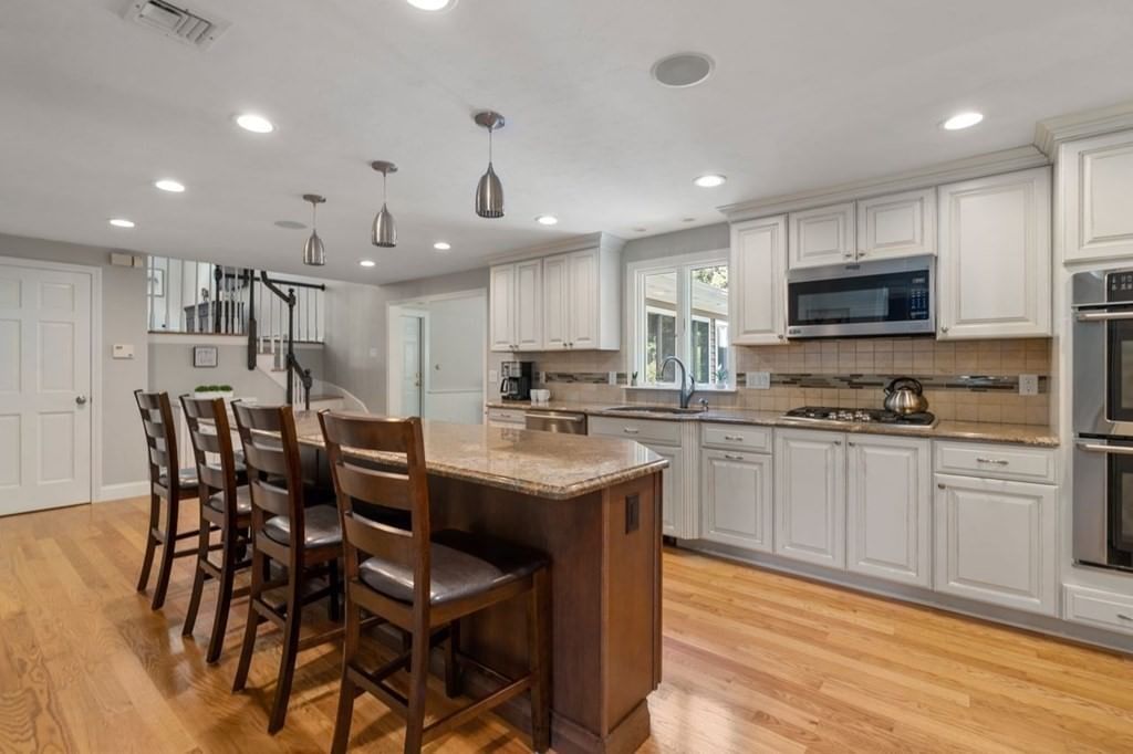 12 Fortune Drive Norwood — Photo 2 of 40