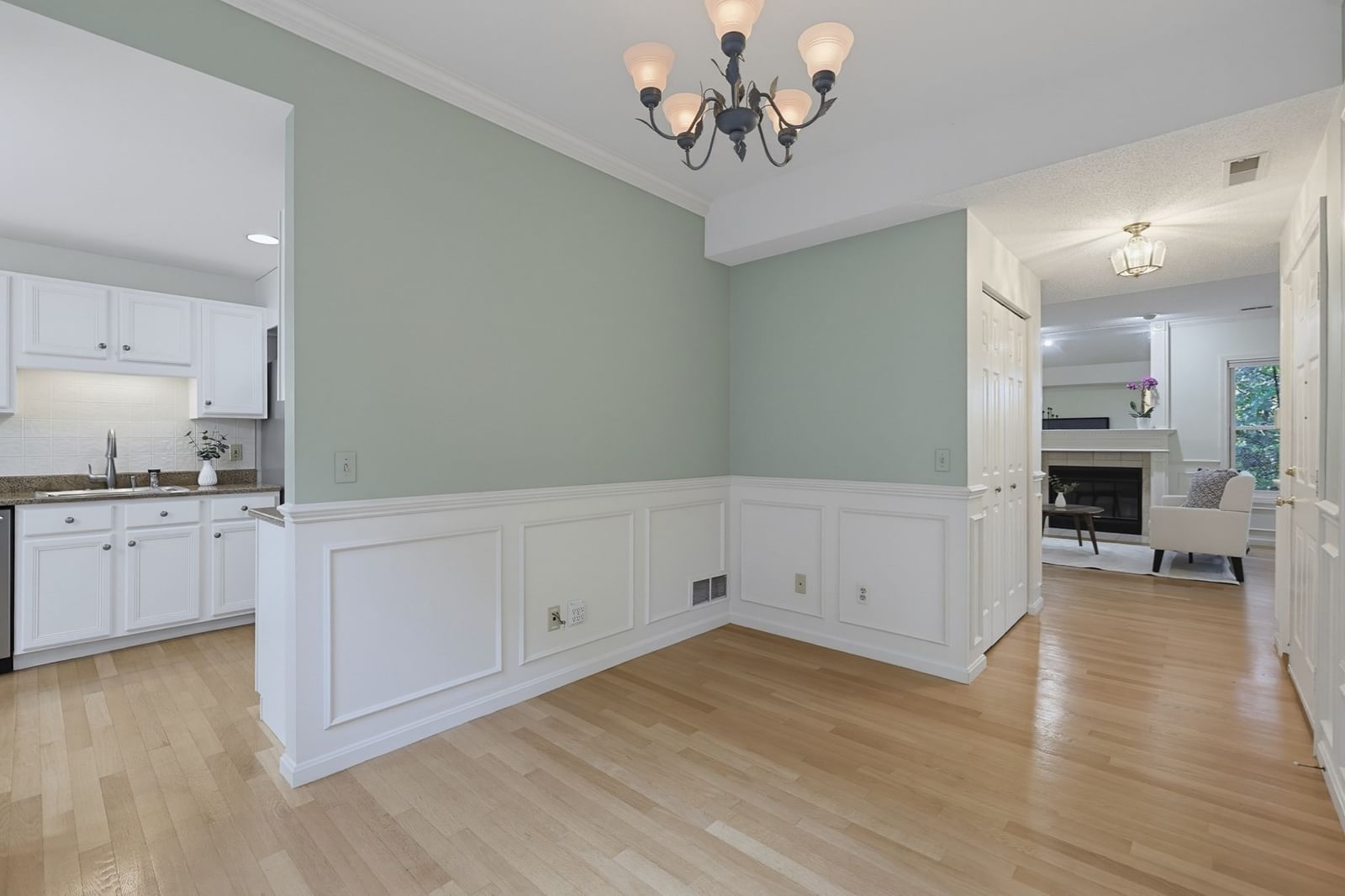 85 Hammond Pl #85 Woburn — Photo 15 of 35