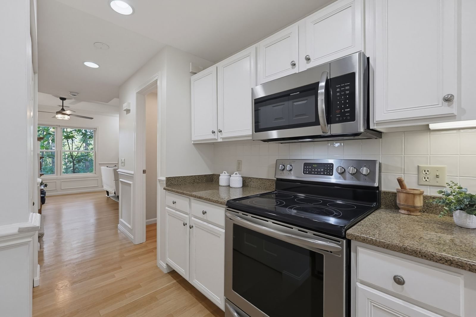 85 Hammond Pl #85 Woburn — Photo 16 of 35