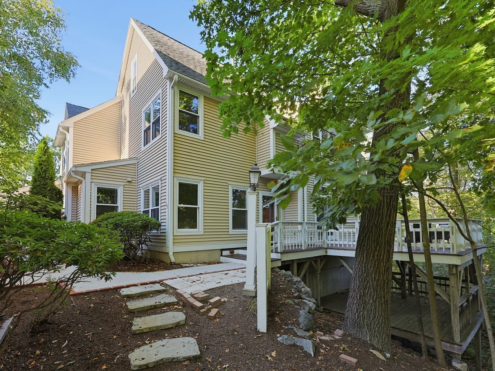 85 Hammond Pl #85 Woburn — Photo 3 of 35