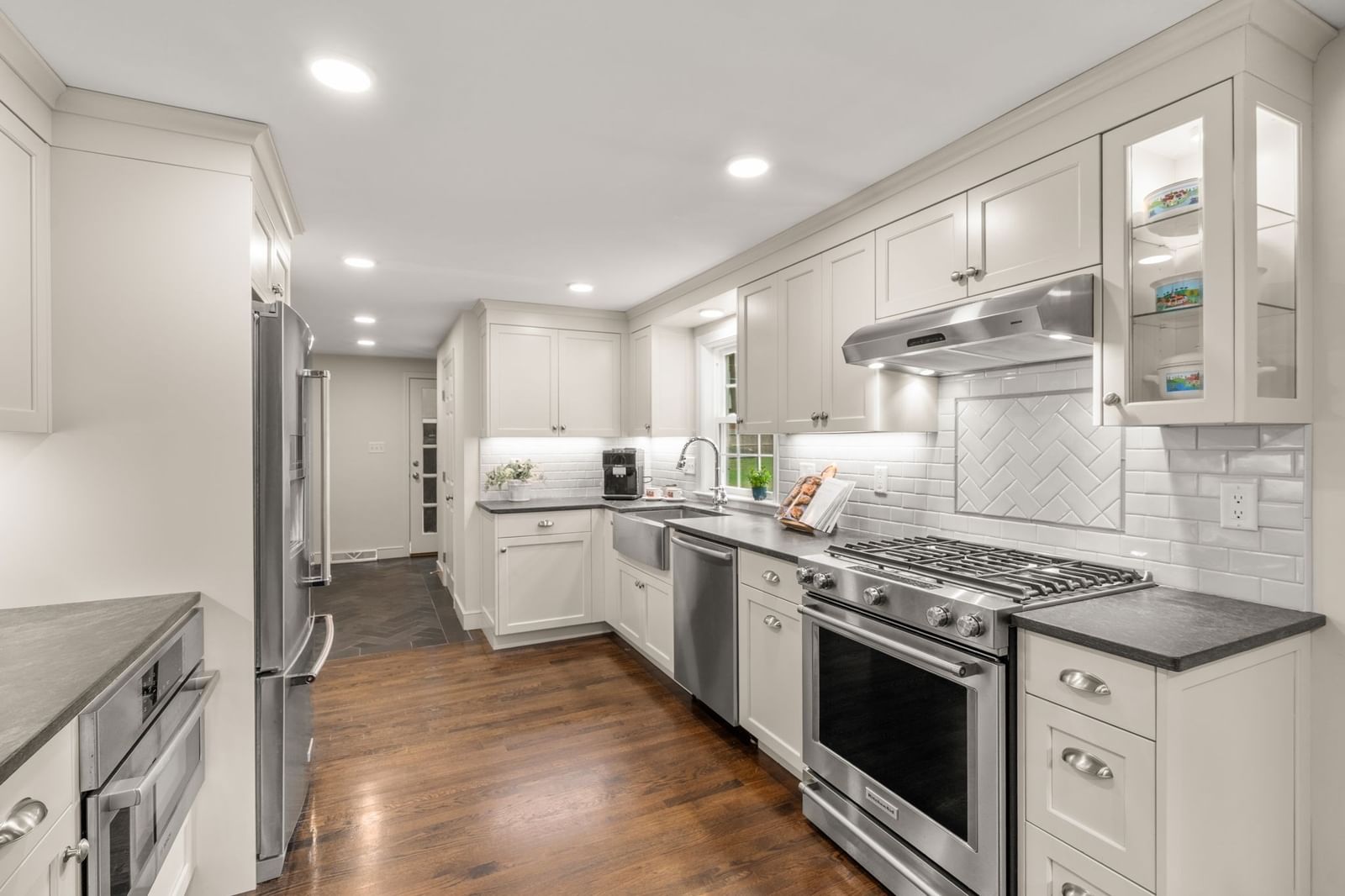 67 Pine Street Medfield — Photo 10 of 34