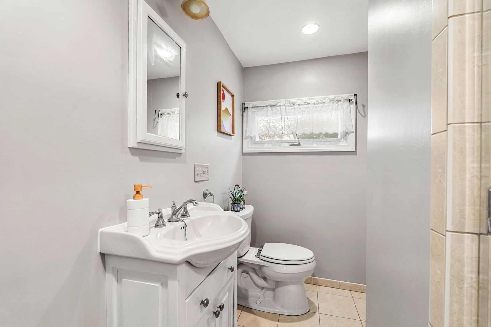 233 Lakeshore Dr Wayland — Photo 21 of 40