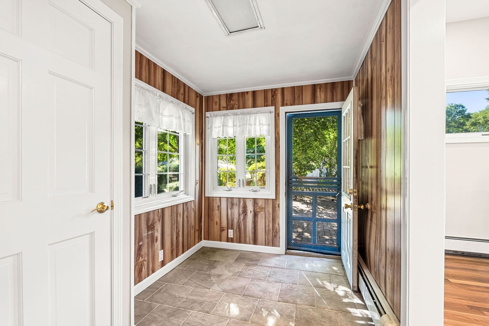 233 Lakeshore Dr Wayland — Photo 23 of 40
