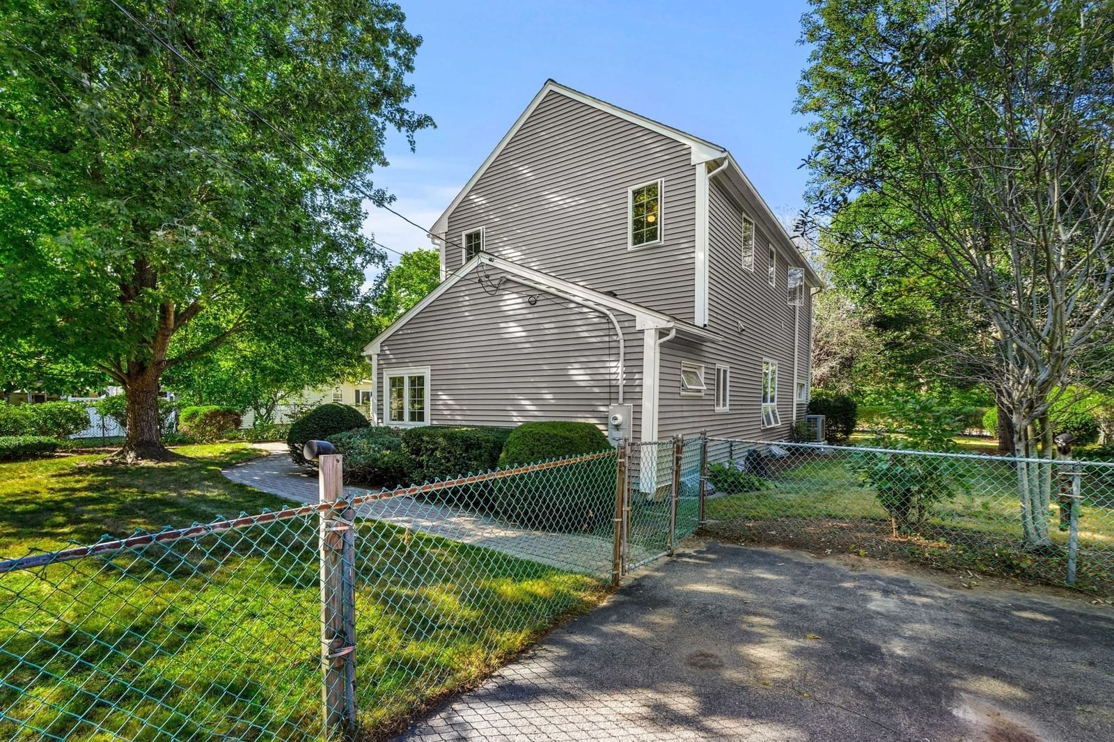 233 Lakeshore Dr Wayland — Photo 35 of 40