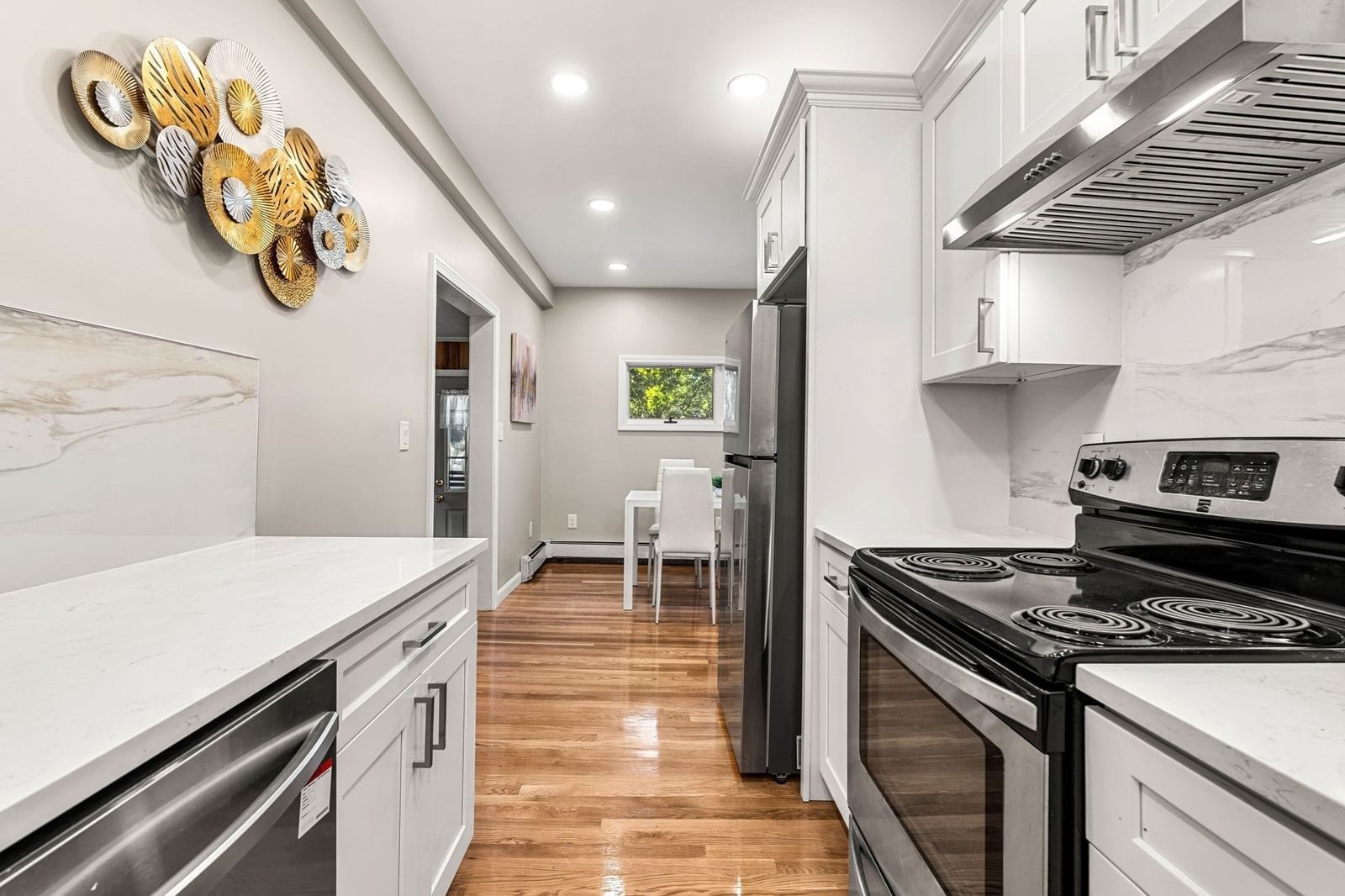 233 Lakeshore Dr Wayland — Photo 6 of 40