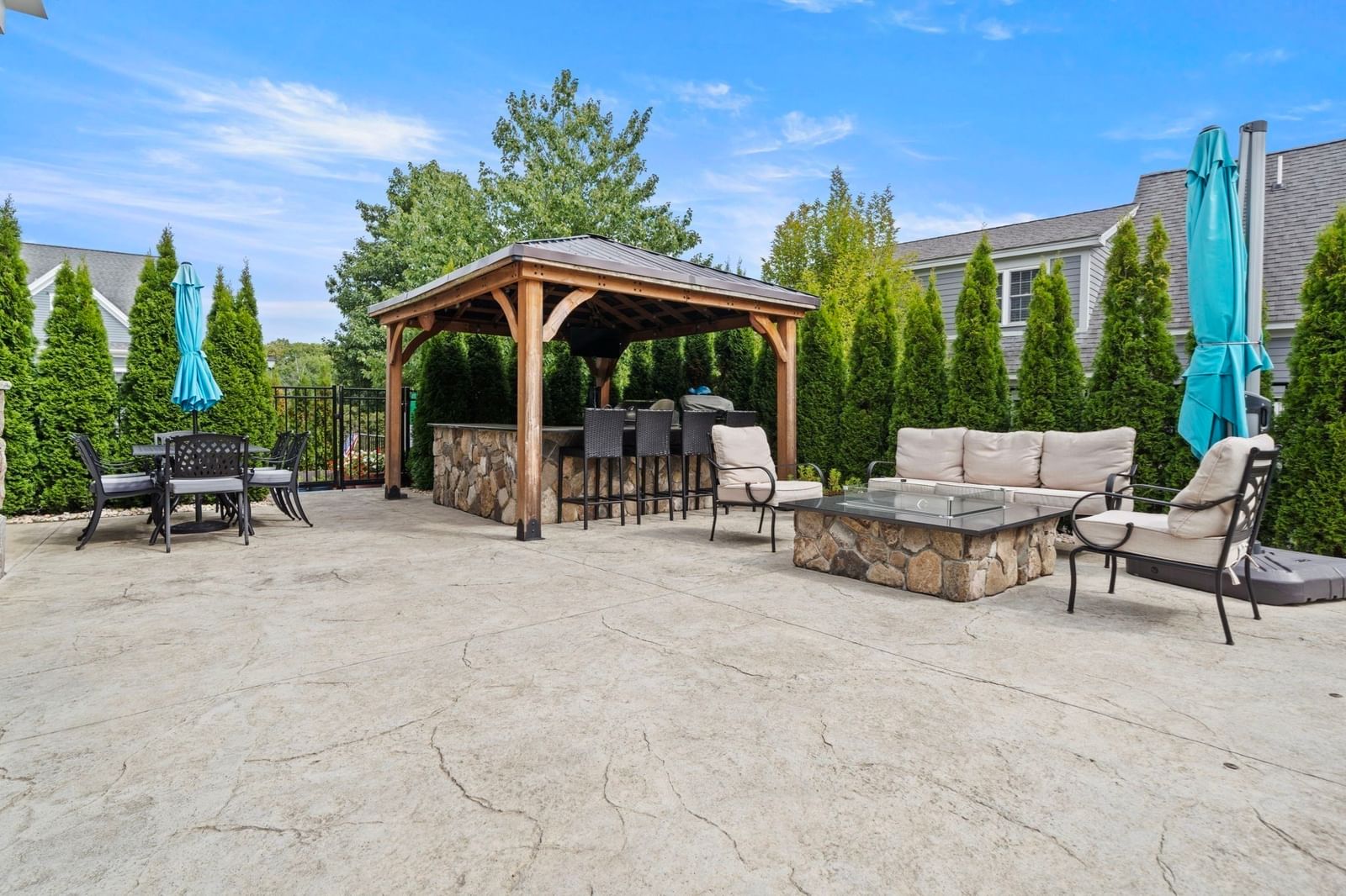 2 Oneil Way Saugus — Photo 34 of 41