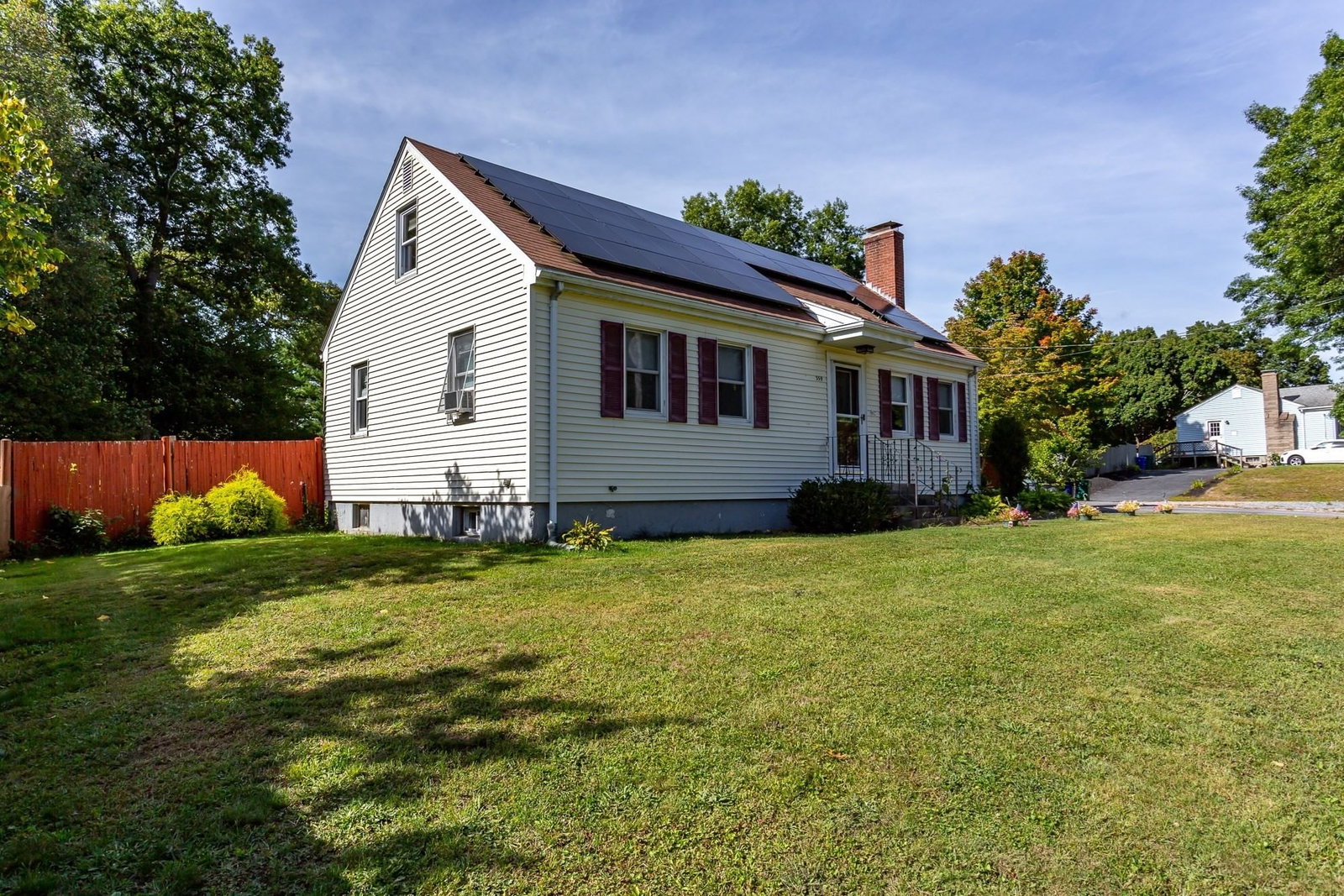 359 Pike Ave Attleboro — Photo 2 of 34