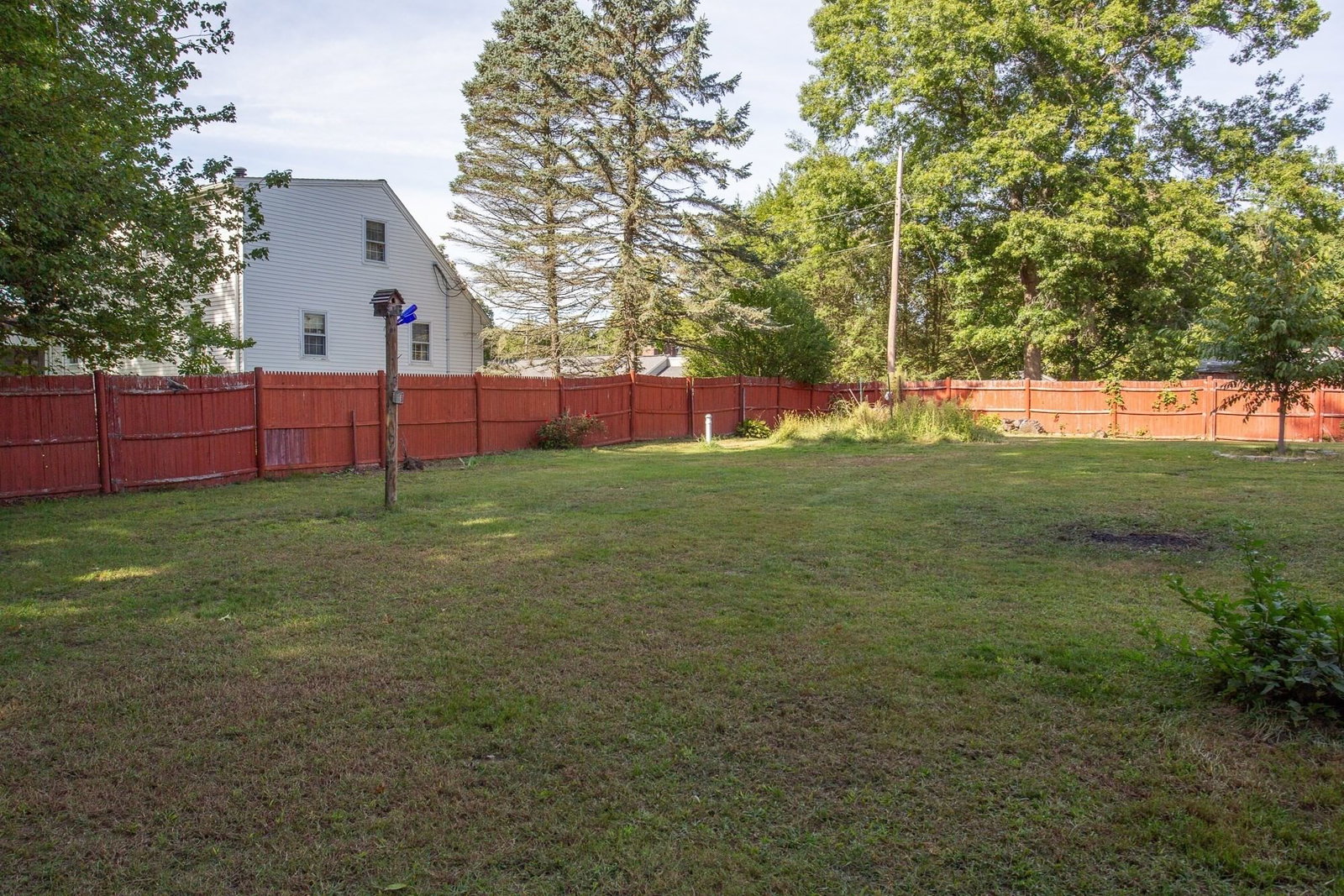 359 Pike Ave Attleboro — Photo 4 of 34