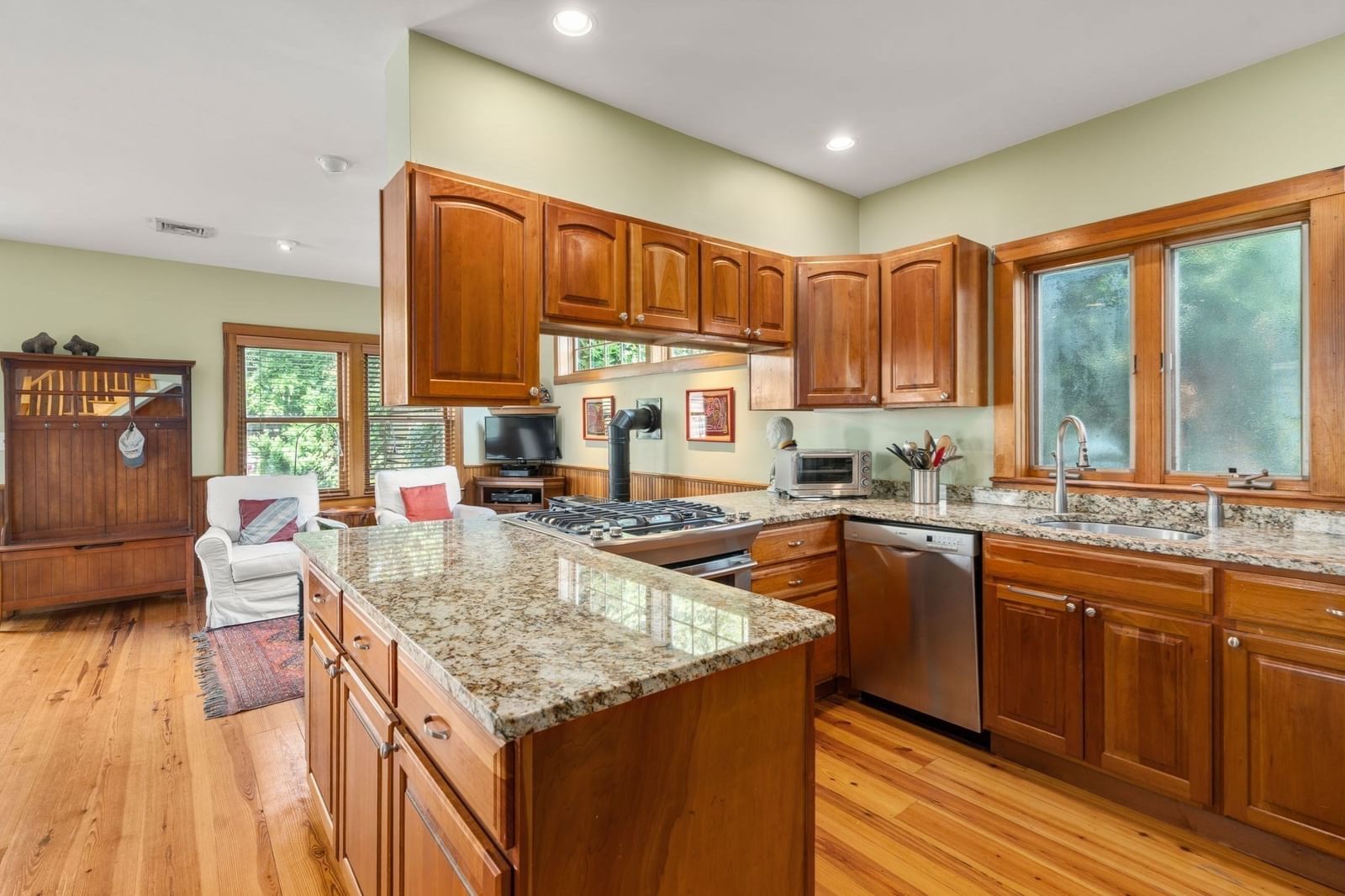 10 Symmes Street #4 Boston — Photo 8 of 22