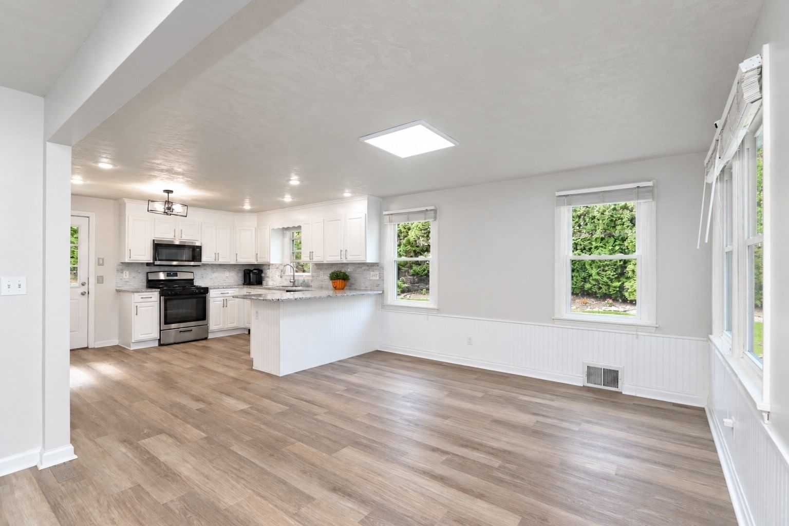 176 Meadow St Westfield — Photo 3 of 42