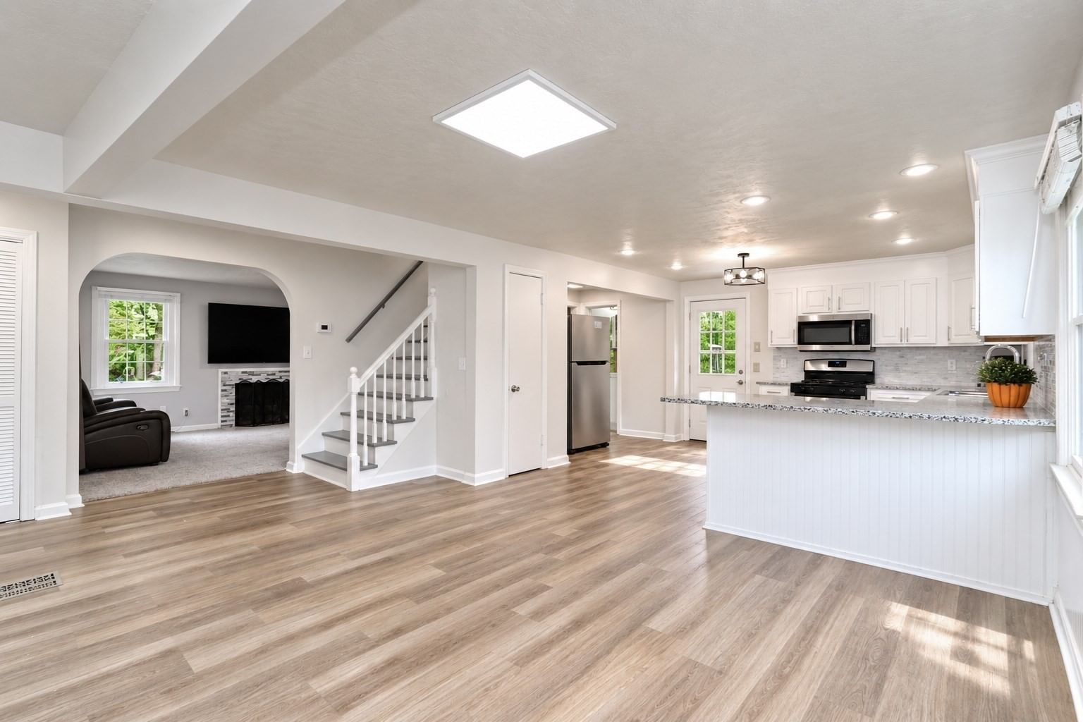 176 Meadow St Westfield — Photo 4 of 42