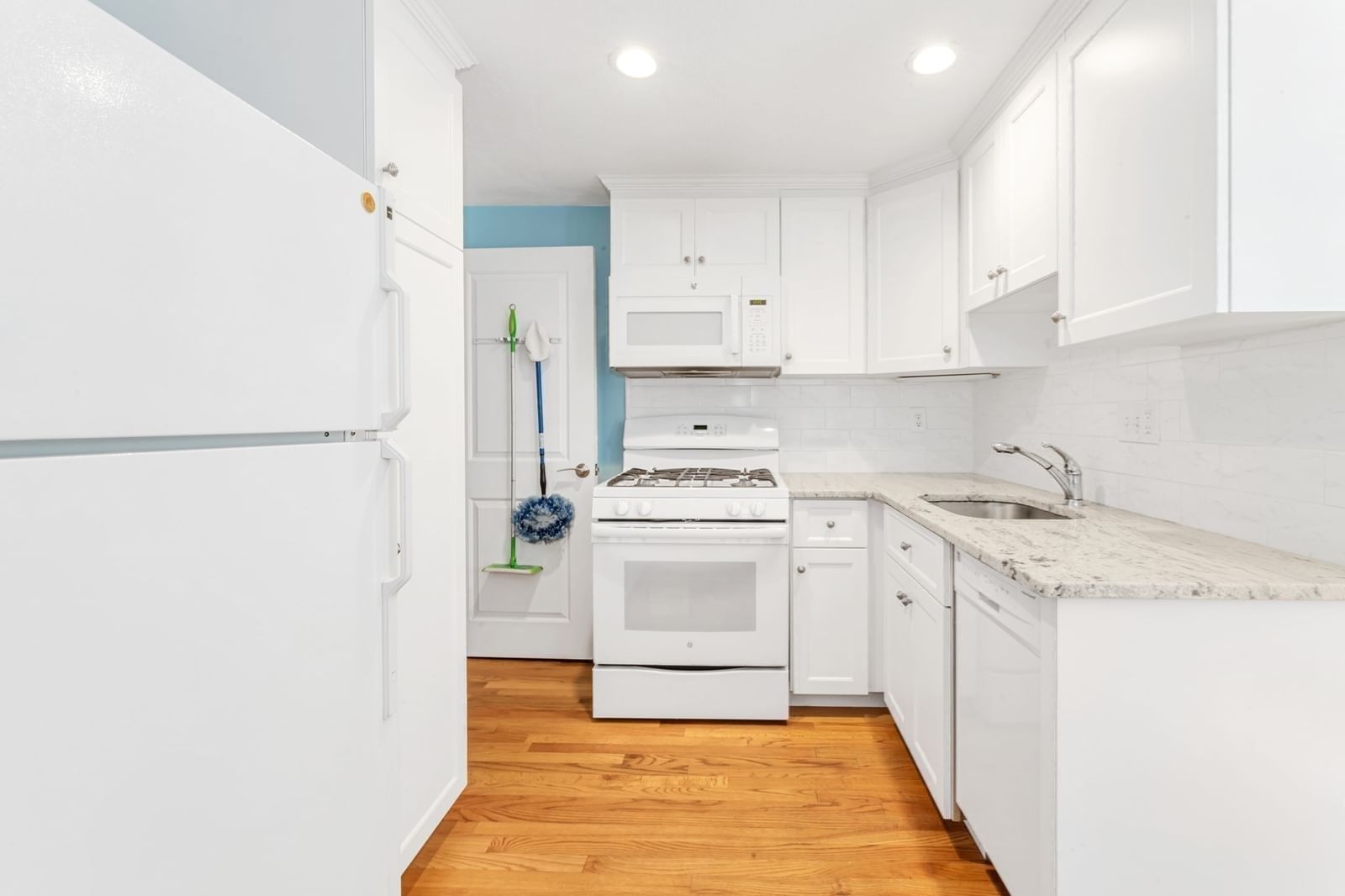 37 Leominster Rd #37 Dedham — Photo 9 of 28