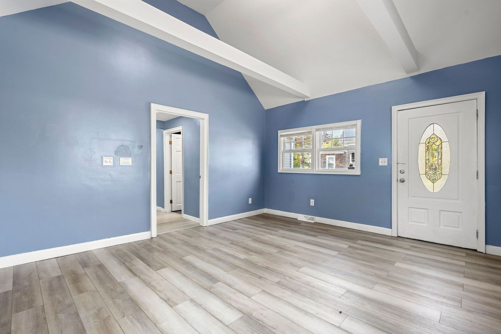 461 Bridge Street Weymouth — Photo 4 of 42