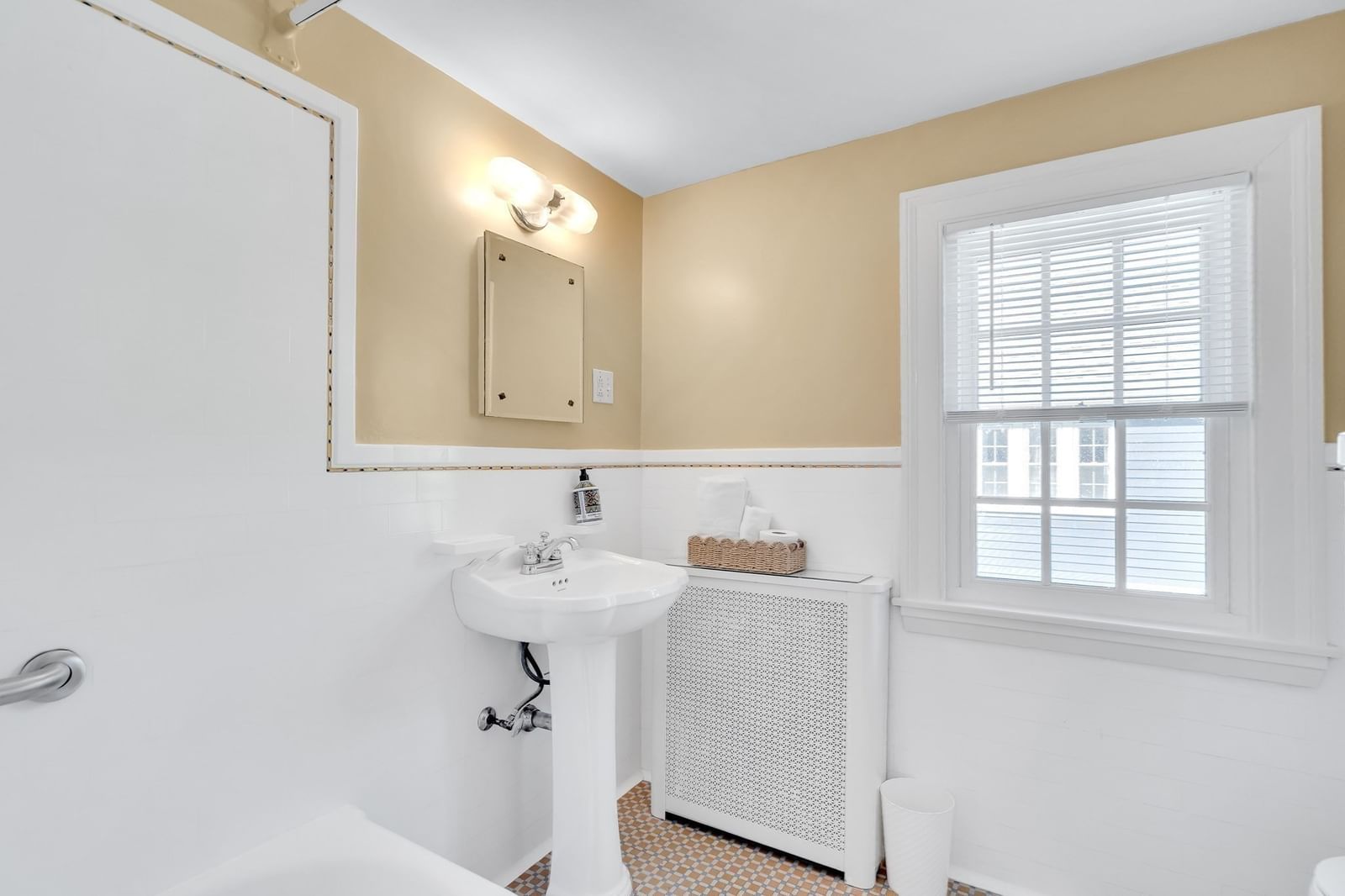 21 Allen Ave Newton — Photo 16 of 28