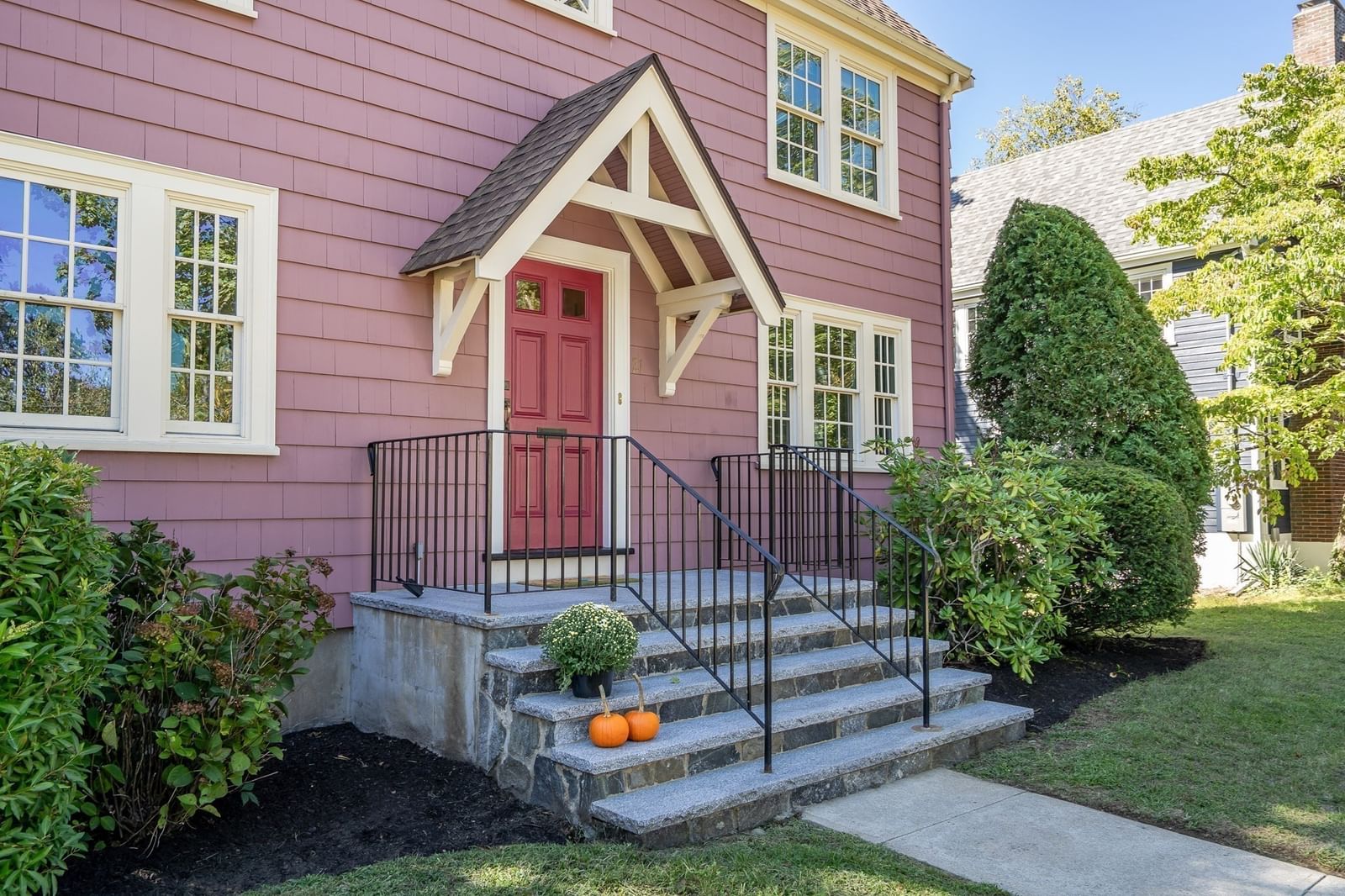 21 Allen Ave Newton — Photo 2 of 28
