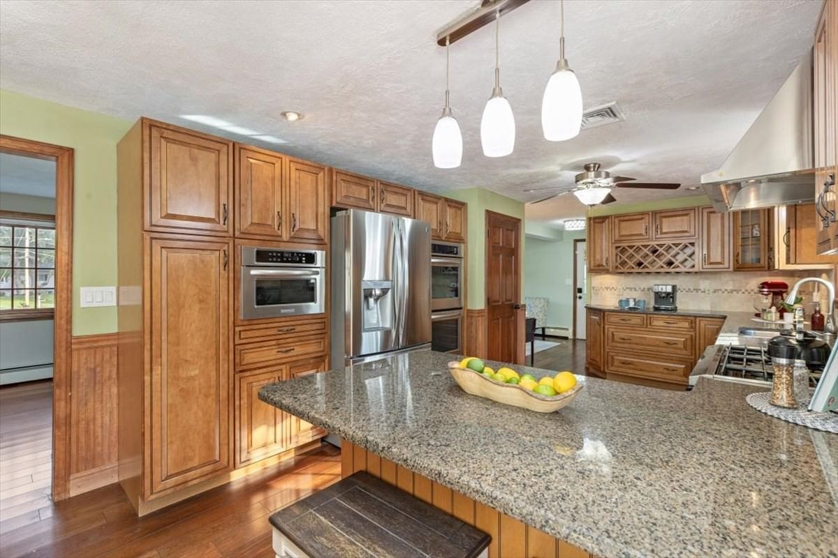 238 Beech St Tewksbury — Photo 12 of 38