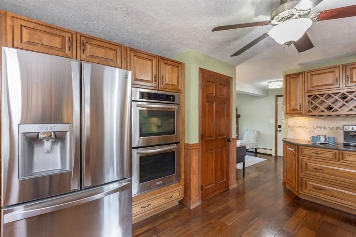 238 Beech St Tewksbury — Photo 14 of 38