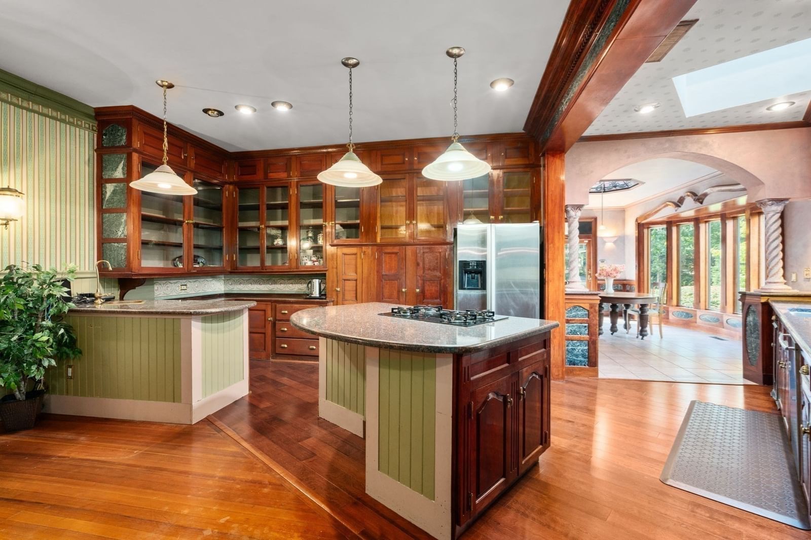 367 Otis St Newton — Photo 10 of 32