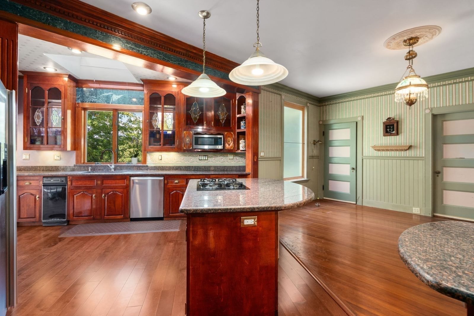 367 Otis St Newton — Photo 11 of 32