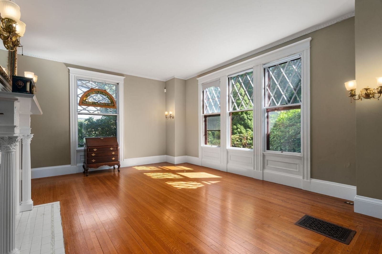 367 Otis St Newton — Photo 13 of 32