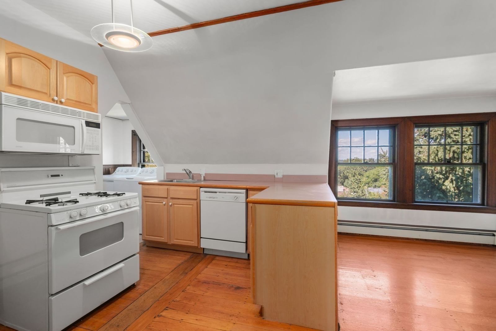 367 Otis St Newton — Photo 27 of 32