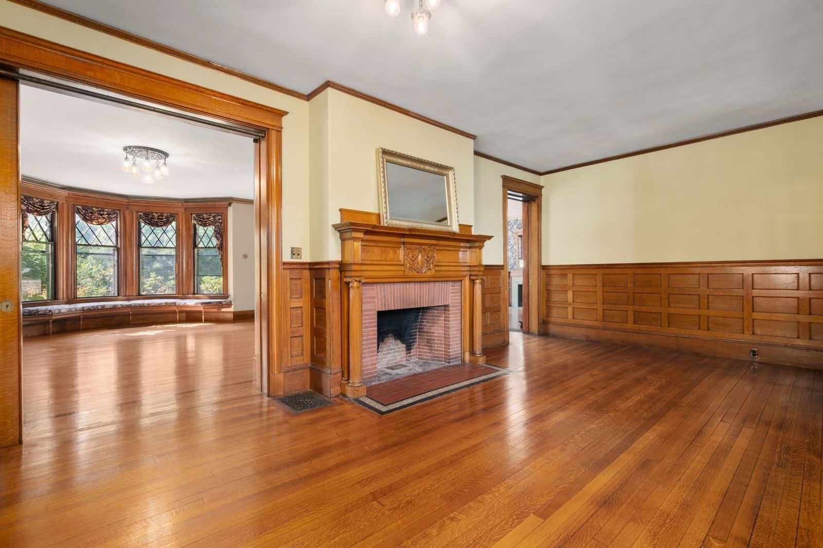 367 Otis St Newton — Photo 4 of 32