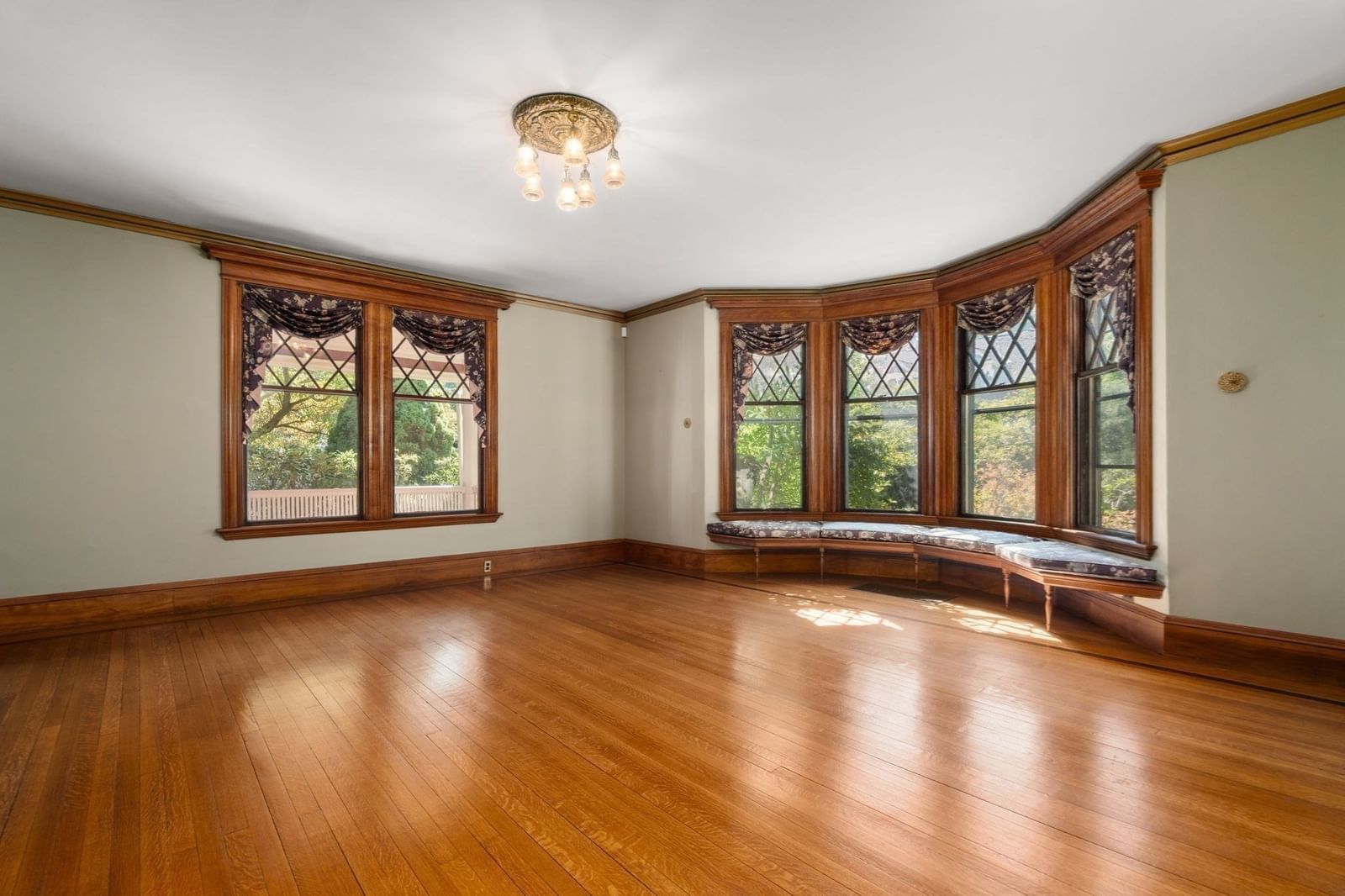 367 Otis St Newton — Photo 5 of 32