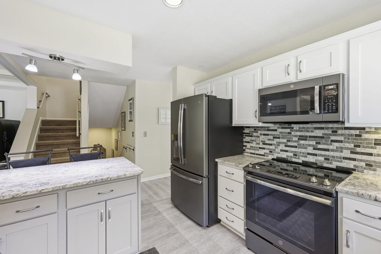 108 Fairway Village #108 Northampton — Photo 10 of 32