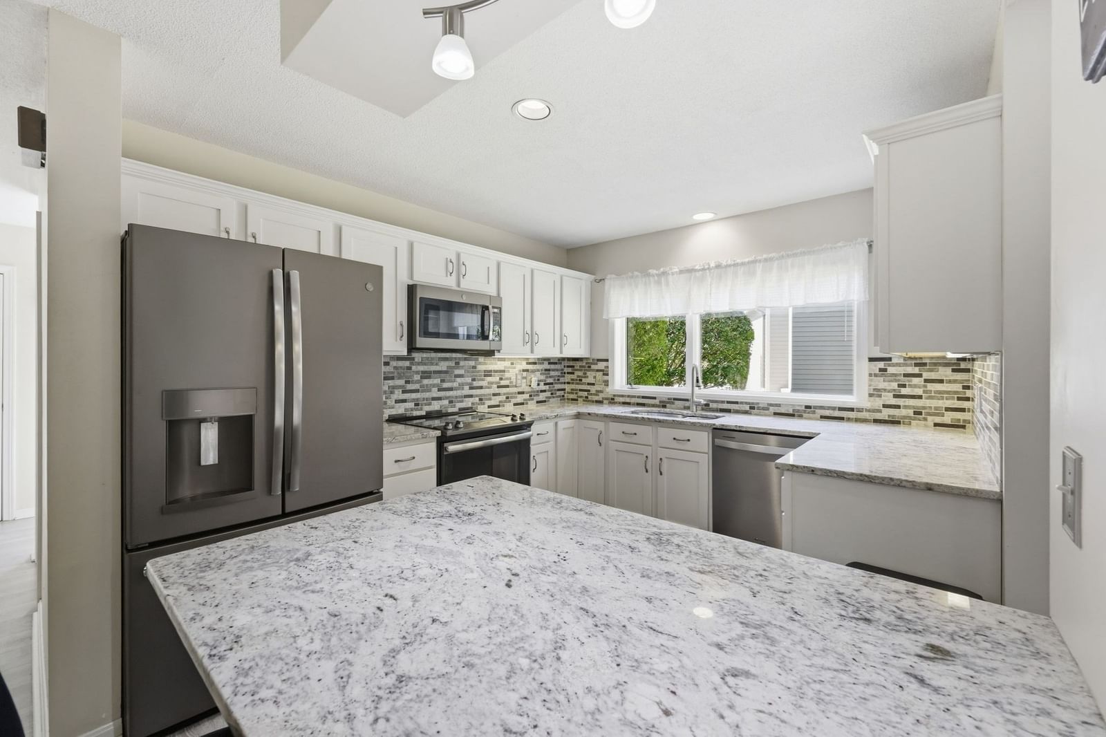 108 Fairway Village #108 Northampton — Photo 12 of 32