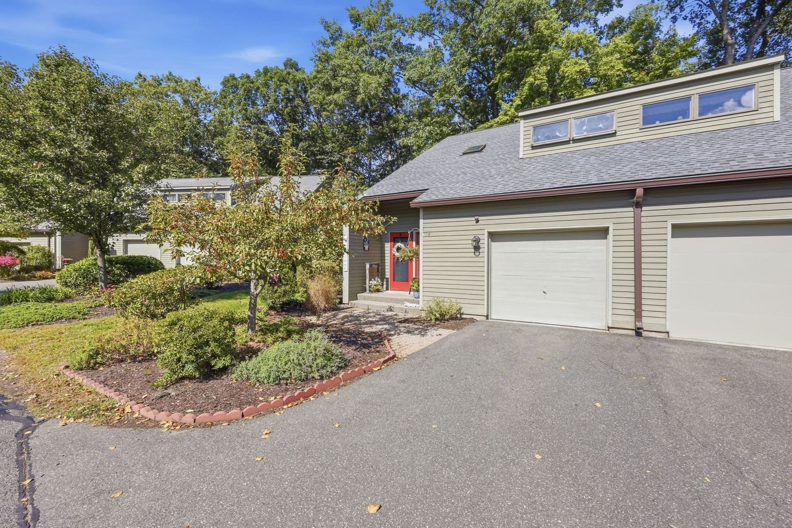 108 Fairway Village #108 Northampton — Photo 5 of 32
