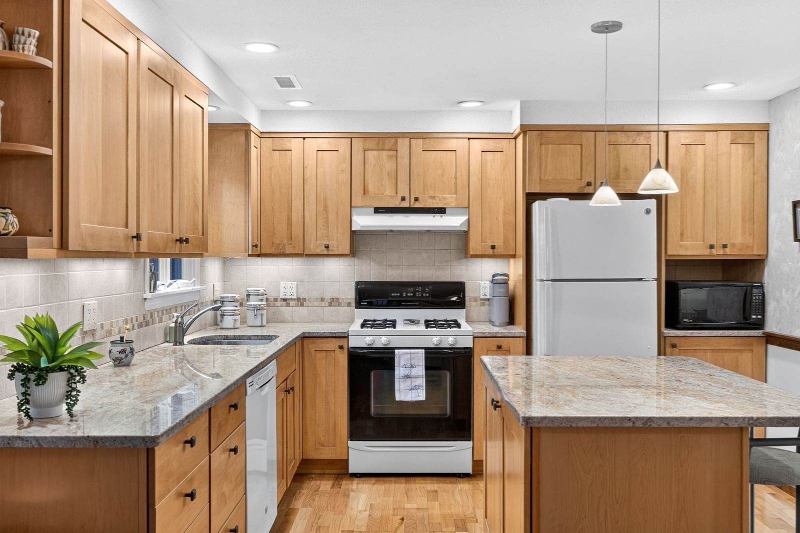 39 Lakewood Drive Harwich — Photo 11 of 32