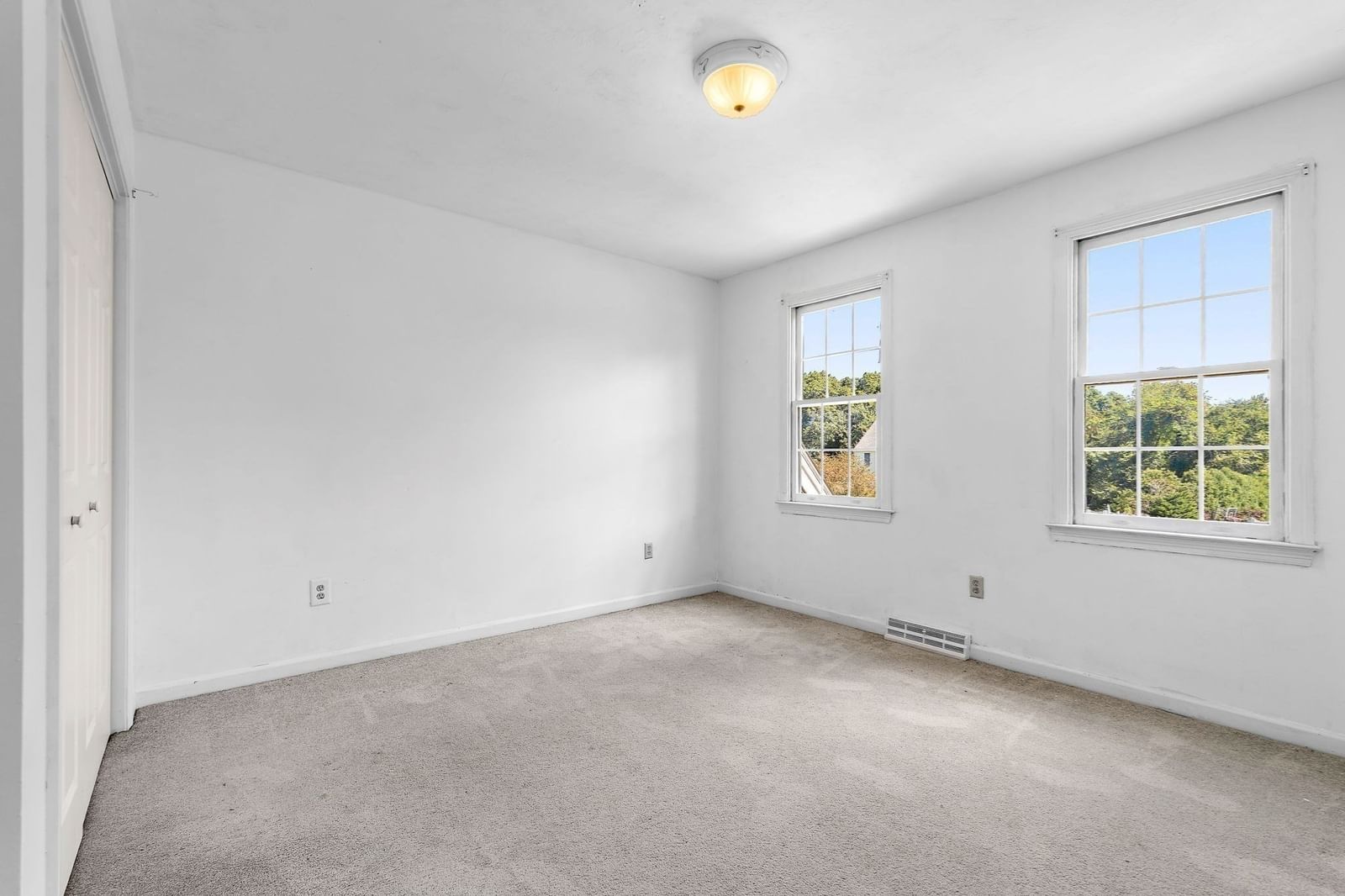 28 Farmington Drive Shrewsbury — Photo 23 of 41