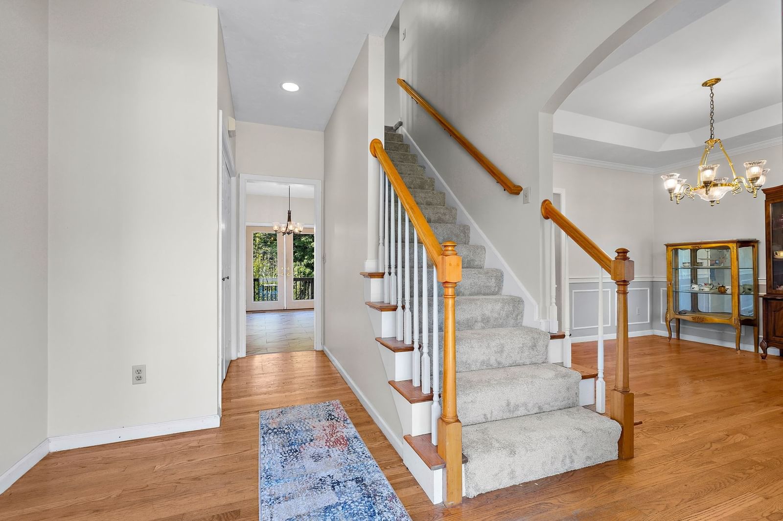 28 Farmington Drive Shrewsbury — Photo 3 of 41