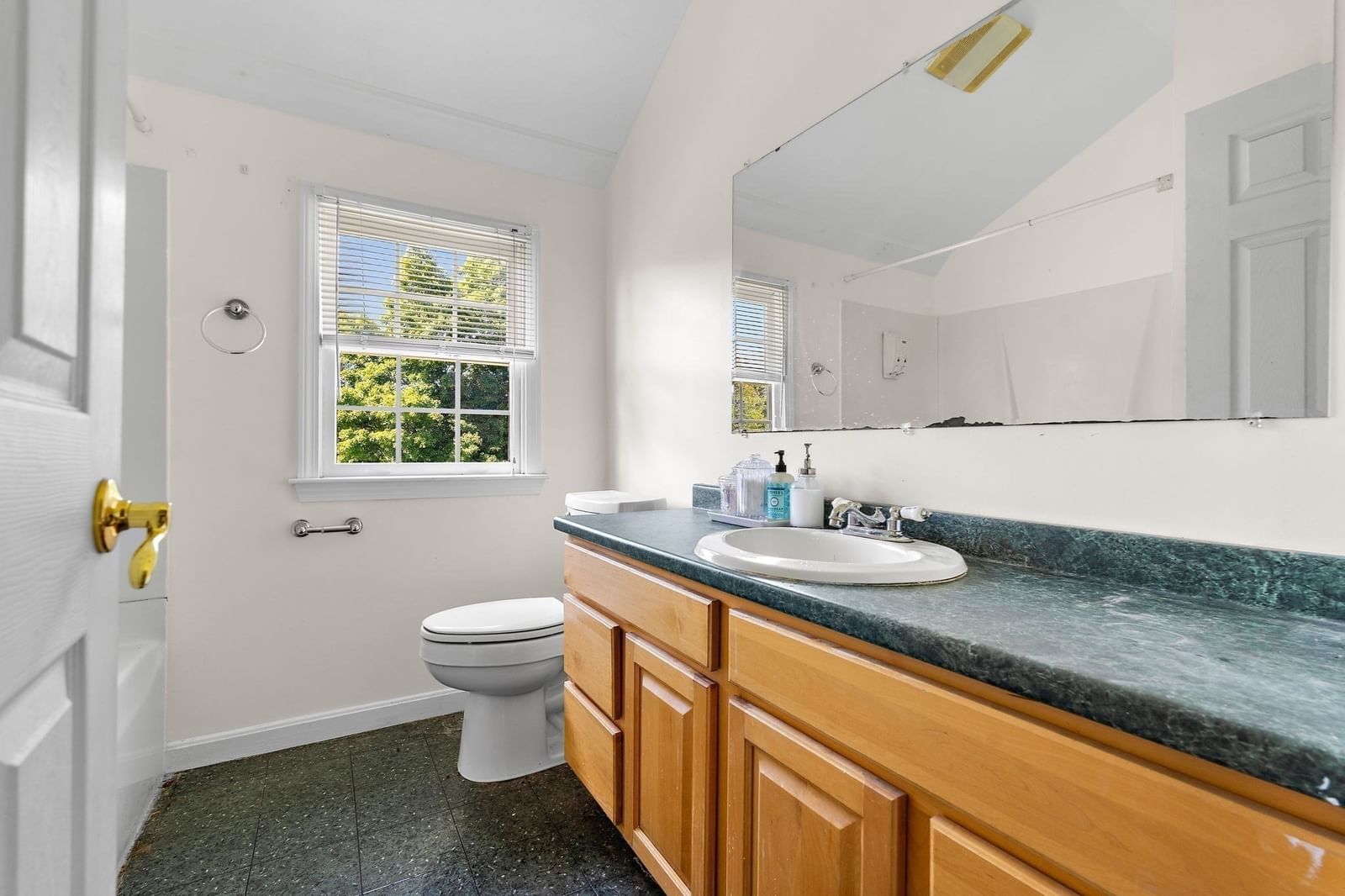 28 Farmington Drive Shrewsbury — Photo 32 of 41