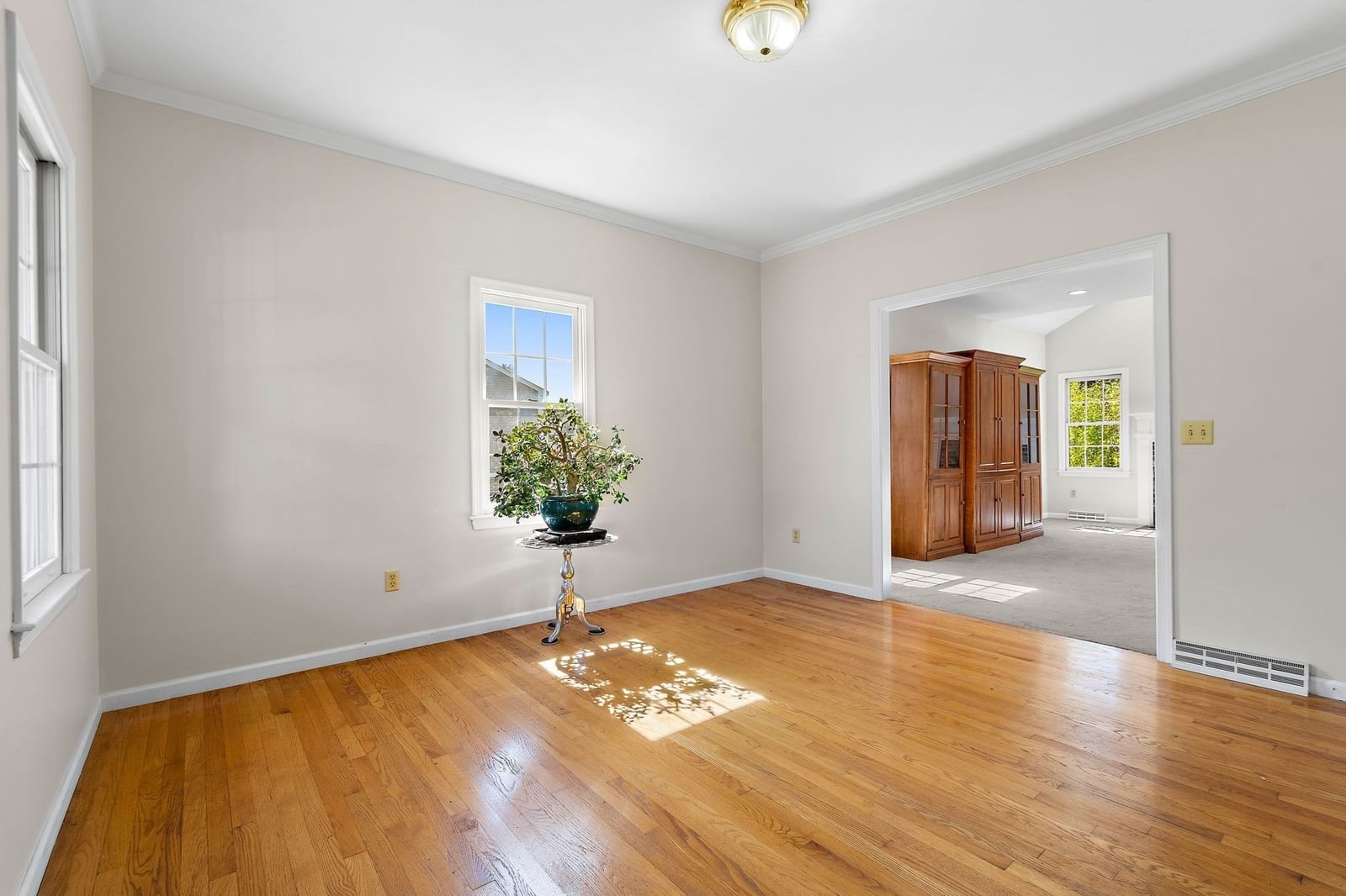 28 Farmington Drive Shrewsbury — Photo 6 of 41