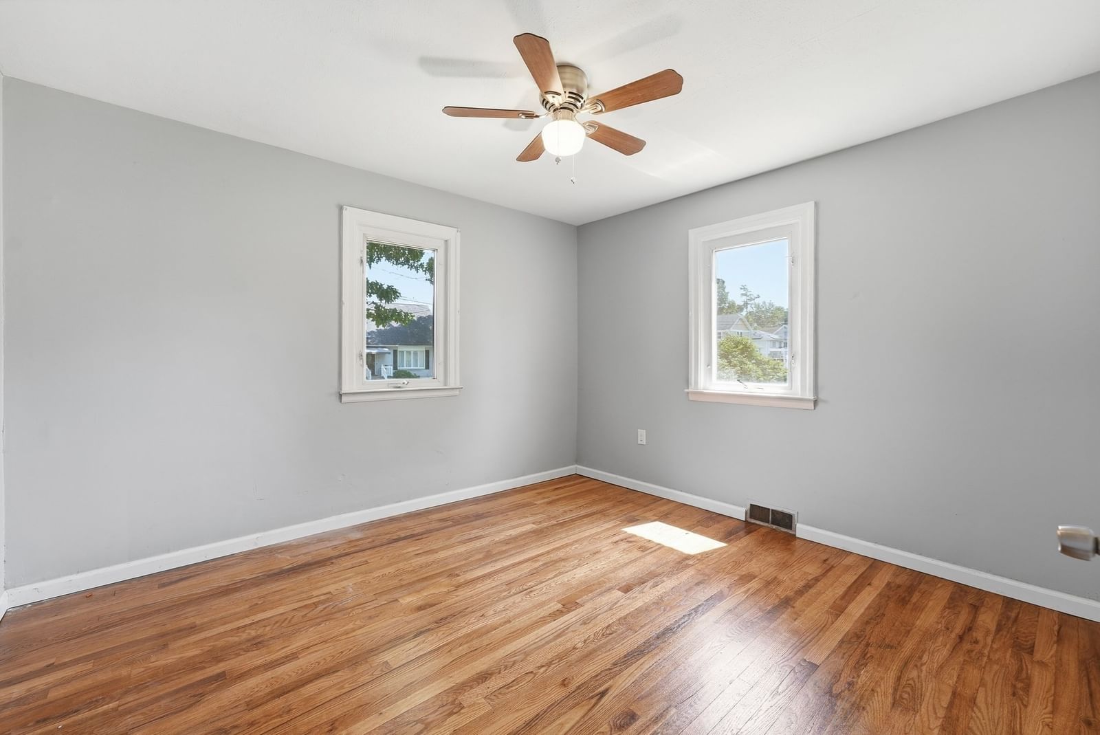 78 Wollaston St Springfield — Photo 15 of 36
