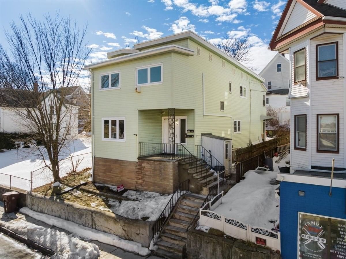 528 Ferry St Everett — Photo 2 of 29