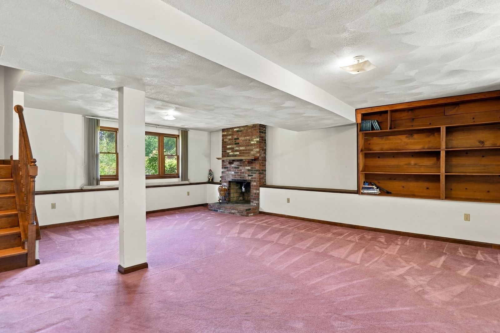 2 Clifford Road Burlington — Photo 16 of 42