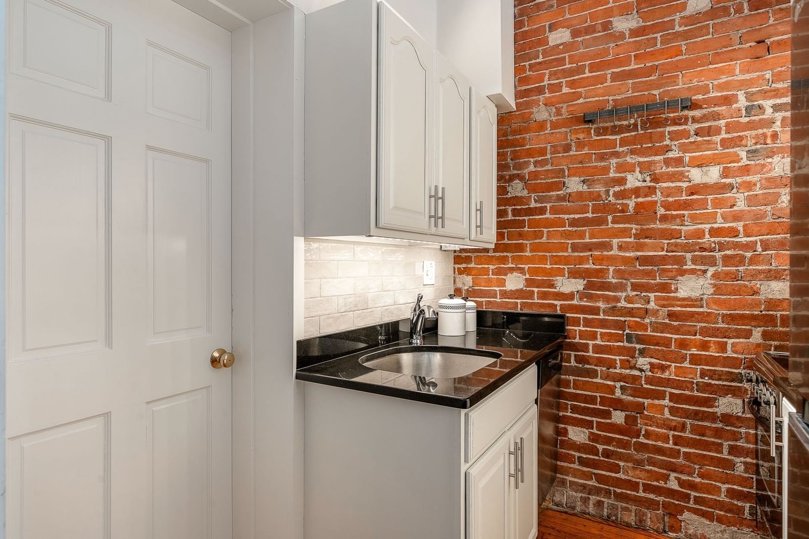 411 Beacon St #5 Boston — Photo 6 of 12