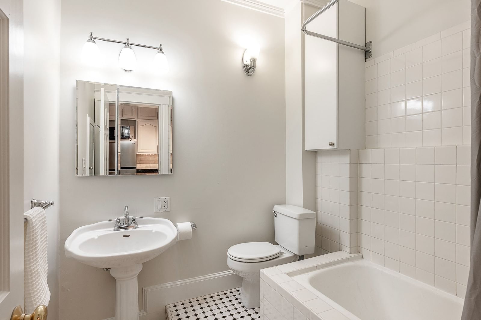 411 Beacon St #5 Boston — Photo 8 of 12