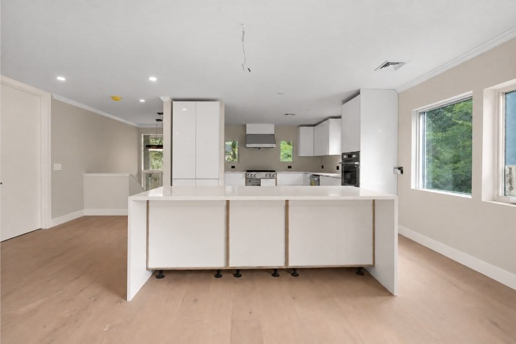 8 Irene Rd Bedford — Photo 8 of 23