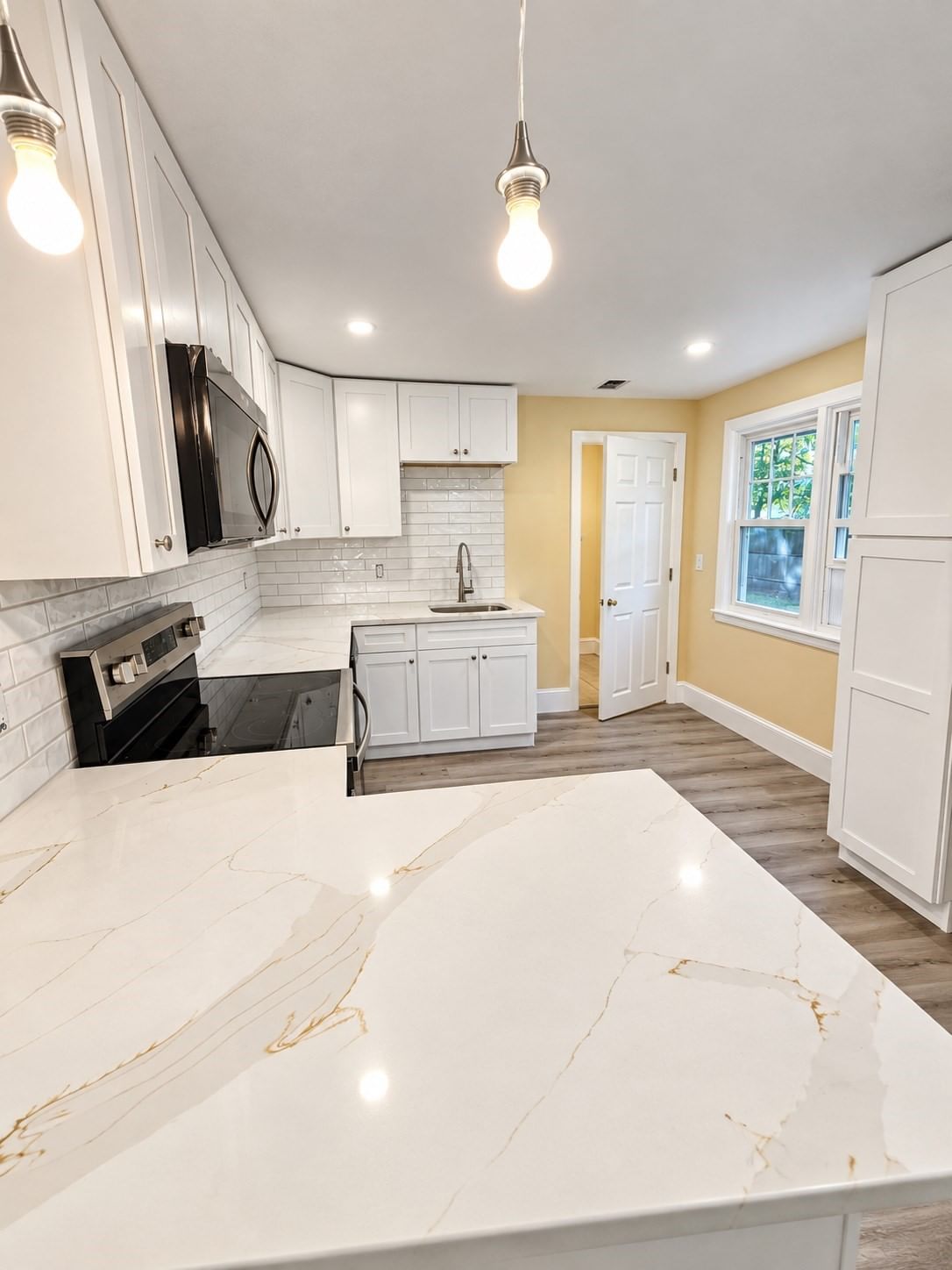 118 Deanna Rd Brockton — Photo 5 of 21