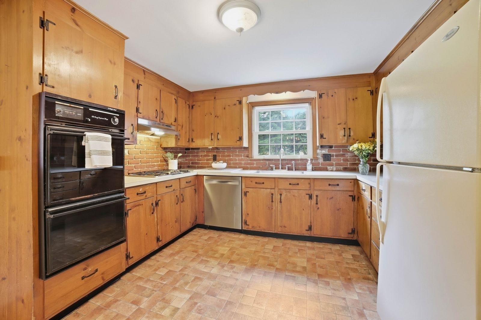 407 Stow Rd Boxborough — Photo 12 of 42
