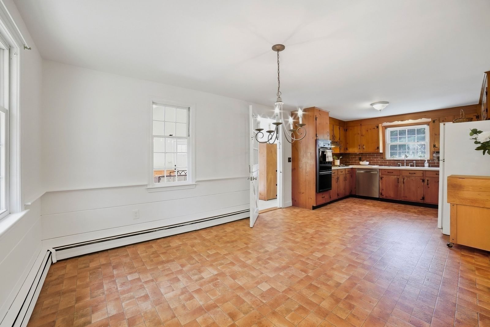 407 Stow Rd Boxborough — Photo 9 of 42