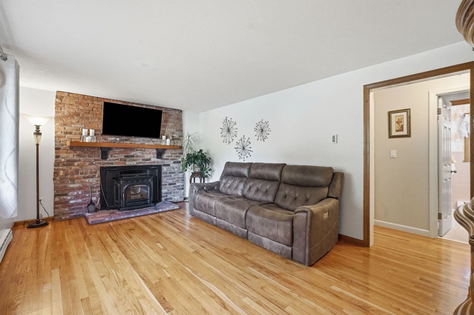 46 Country Rd Agawam — Photo 16 of 42