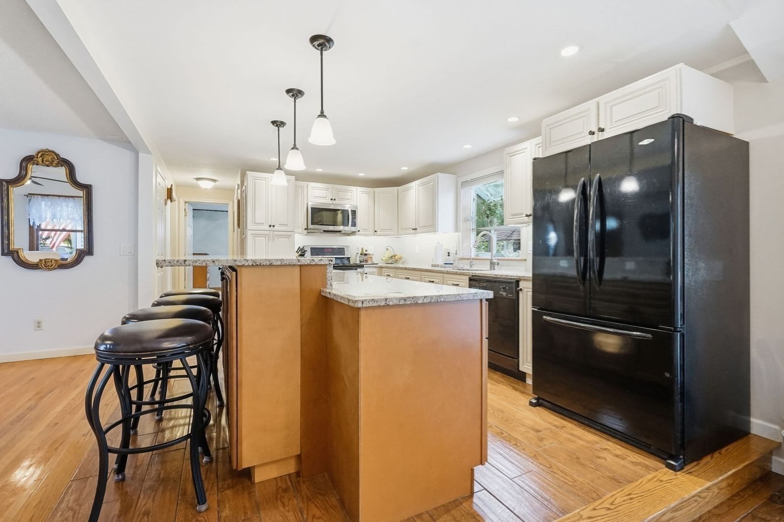46 Country Rd Agawam — Photo 7 of 42